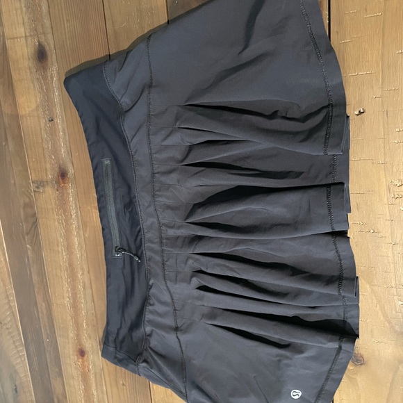 Lululemon skort size 10 - Picture 5 of 5